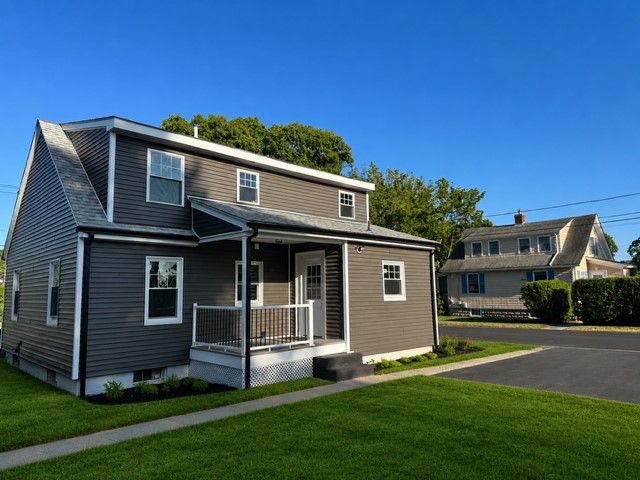 49 Metropolitan Park Drive, East Providence, RI 02915