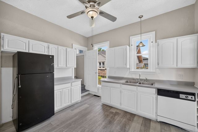 3413 2nd Avenue, Des Moines, IA 50313
