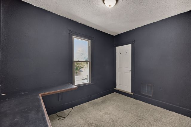 3413 2nd Avenue, Des Moines, IA 50313