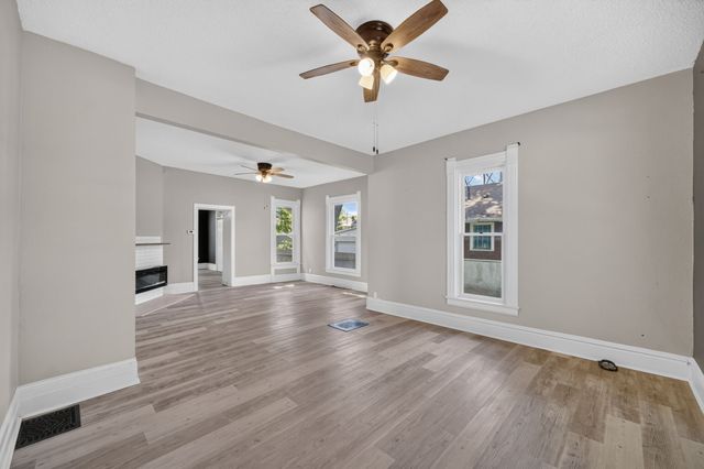 3413 2nd Avenue, Des Moines, IA 50313