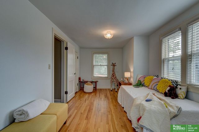 5411 Pacific Street, Omaha, NE 68106