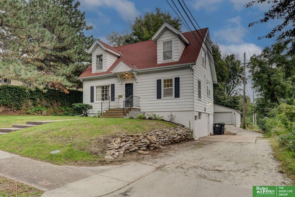 5411 Pacific Street, Omaha, NE 68106