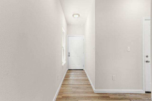 1962 E Crockett, San Antonio, TX 78202