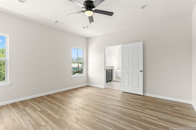 1962 E Crockett, San Antonio, TX 78202