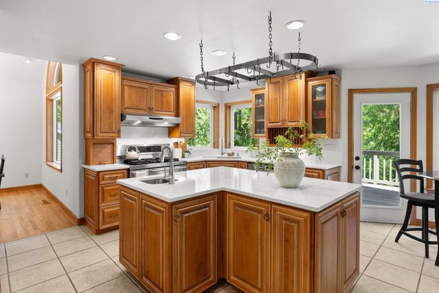 2705 NW Sullivan Drive, Gig Harbor, WA 98335