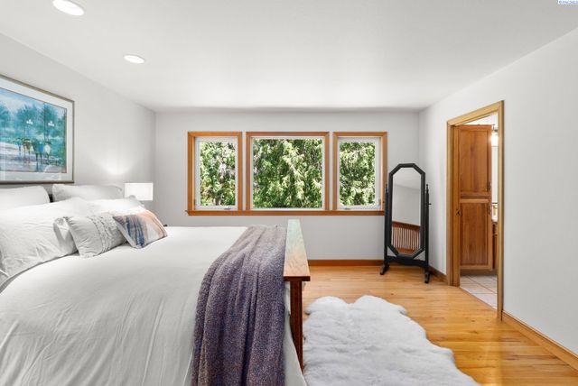 2705 NW Sullivan Drive, Gig Harbor, WA 98335