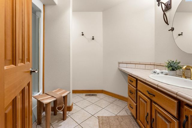 2705 NW Sullivan Drive, Gig Harbor, WA 98335