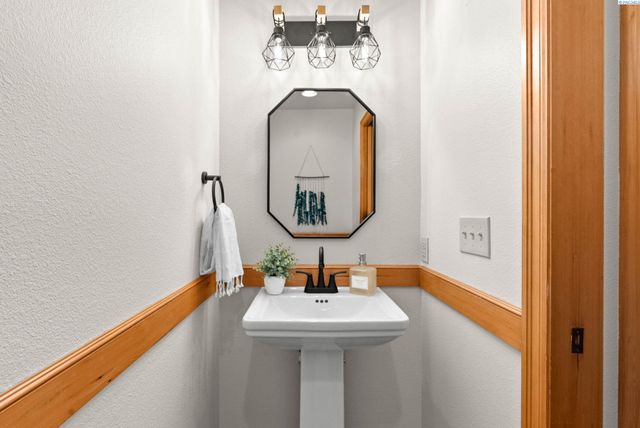 2705 NW Sullivan Drive, Gig Harbor, WA 98335