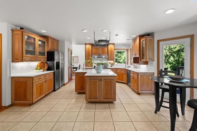 2705 NW Sullivan Drive, Gig Harbor, WA 98335