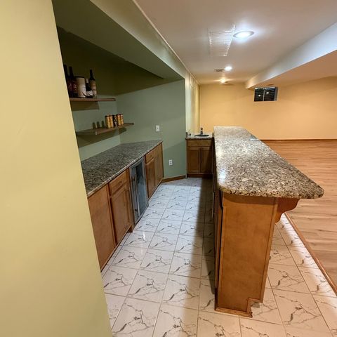 193 Rosedale Court, Bloomingdale, IL 60108