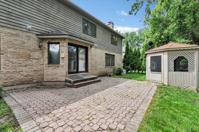 193 Rosedale Court, Bloomingdale, IL 60108