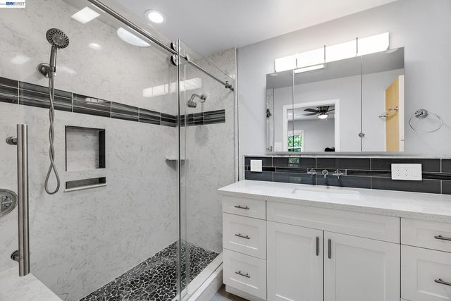 4067 Vineyard Ave, Pleasanton, CA 94566