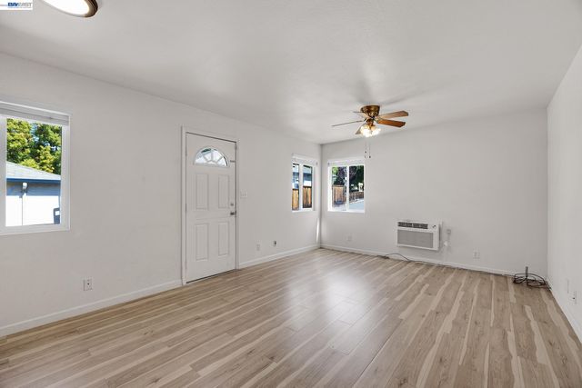4067 Vineyard Ave, Pleasanton, CA 94566