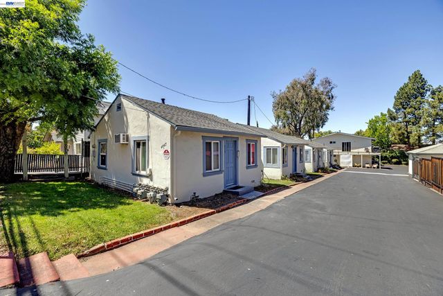 4067 Vineyard Ave, Pleasanton, CA 94566