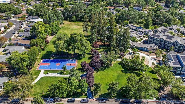 4067 Vineyard Ave, Pleasanton, CA 94566