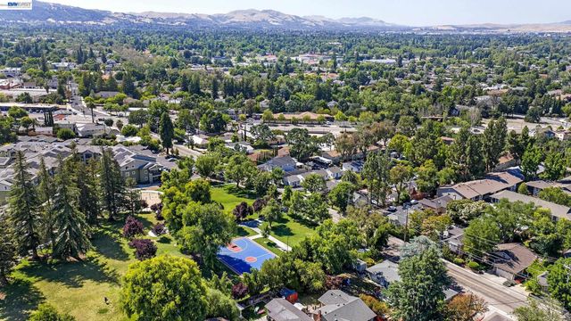 4067 Vineyard Ave, Pleasanton, CA 94566