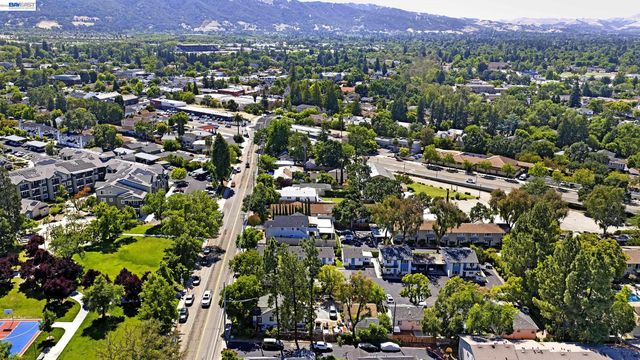 4067 Vineyard Ave, Pleasanton, CA 94566