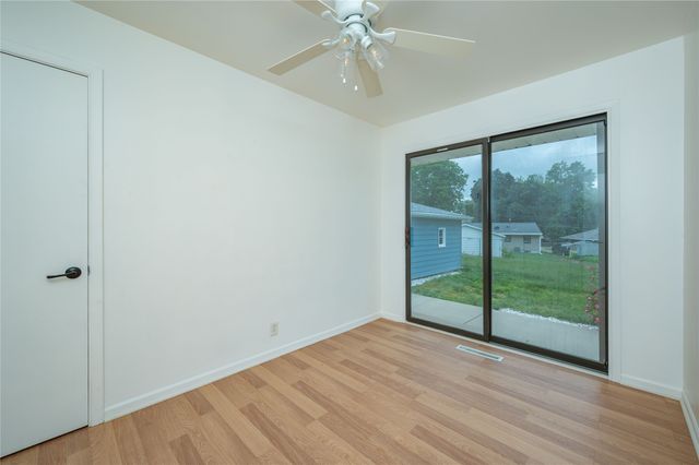 7414 Dennis Drive, Urbandale, IA 50322