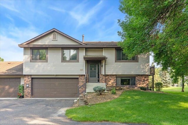 566 Donegal Circle, Shoreview, MN 55126