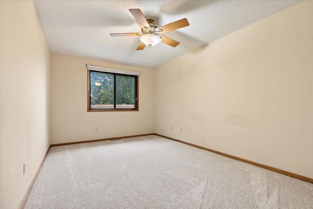 566 Donegal Circle, Shoreview, MN 55126