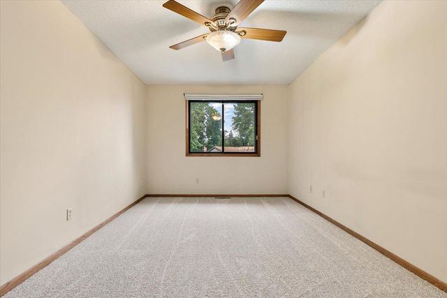 566 Donegal Circle, Shoreview, MN 55126
