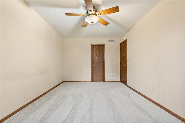 566 Donegal Circle, Shoreview, MN 55126