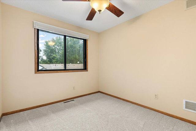 566 Donegal Circle, Shoreview, MN 55126