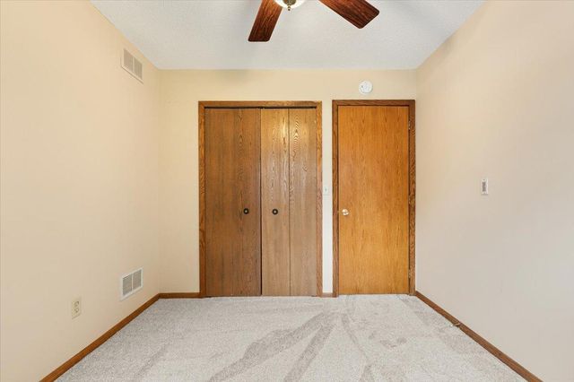 566 Donegal Circle, Shoreview, MN 55126