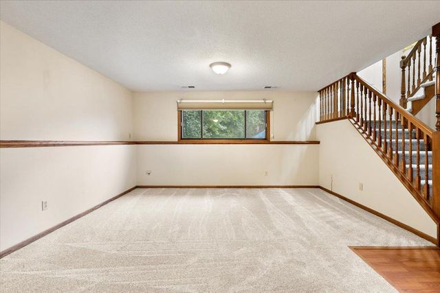 566 Donegal Circle, Shoreview, MN 55126