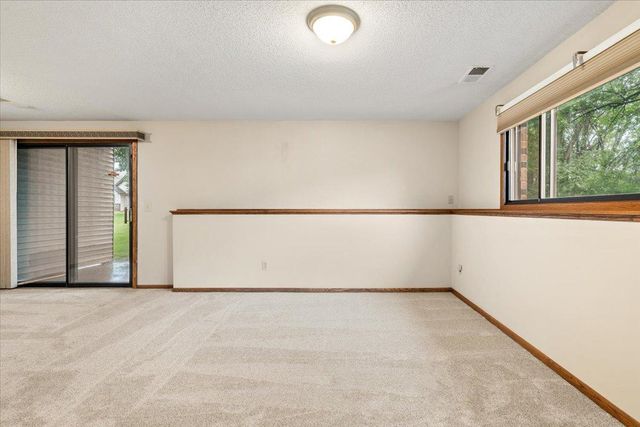 566 Donegal Circle, Shoreview, MN 55126