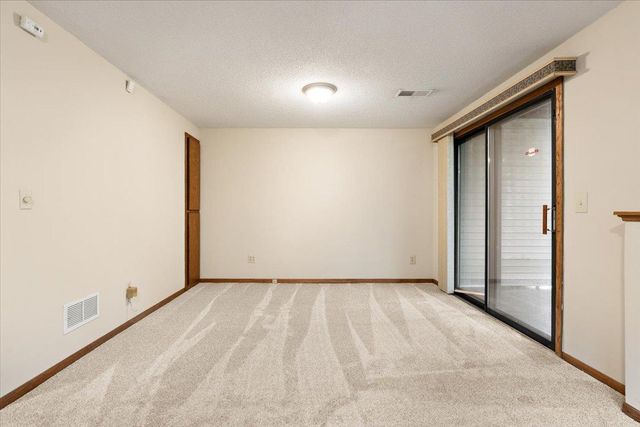 566 Donegal Circle, Shoreview, MN 55126