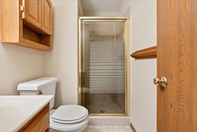 566 Donegal Circle, Shoreview, MN 55126