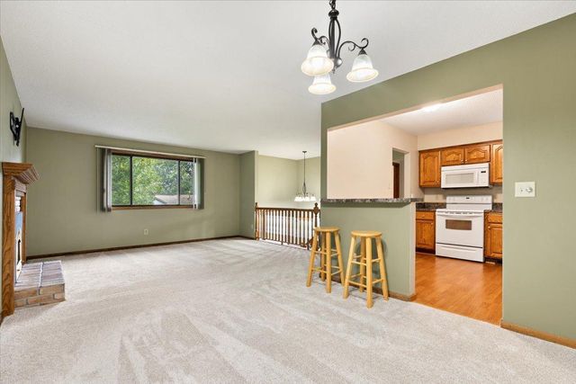 566 Donegal Circle, Shoreview, MN 55126