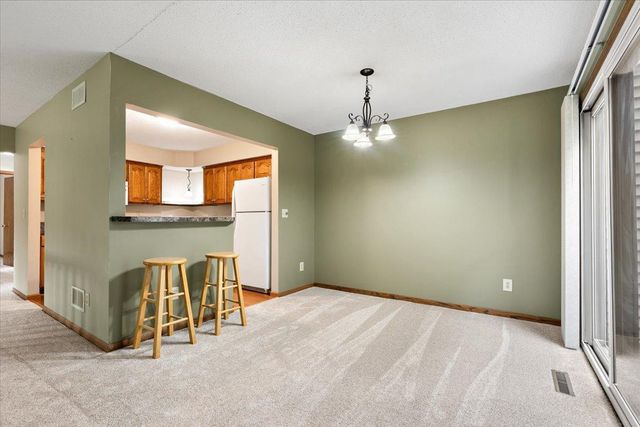 566 Donegal Circle, Shoreview, MN 55126