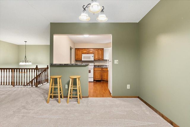 566 Donegal Circle, Shoreview, MN 55126