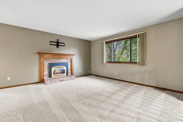566 Donegal Circle, Shoreview, MN 55126