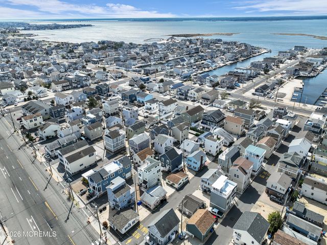107 W Beach Way, Lavallette, NJ 08735