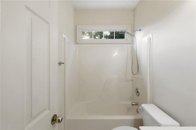 100 Clay Court, Tyrone, GA 30290