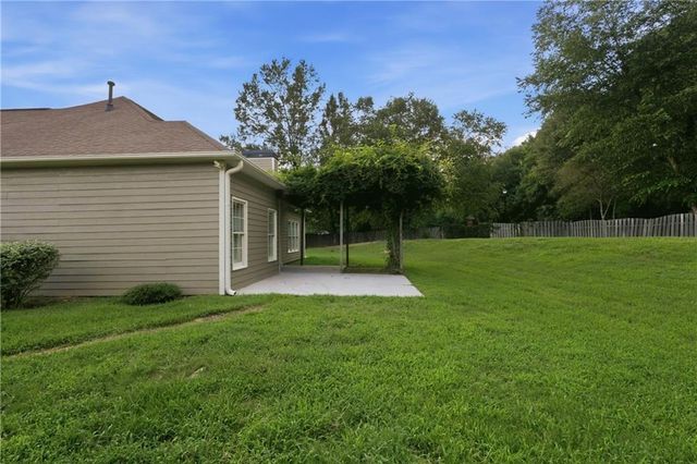 100 Clay Court, Tyrone, GA 30290