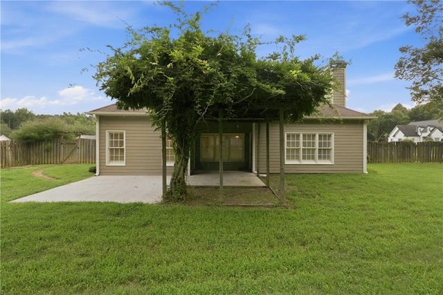 100 Clay Court, Tyrone, GA 30290