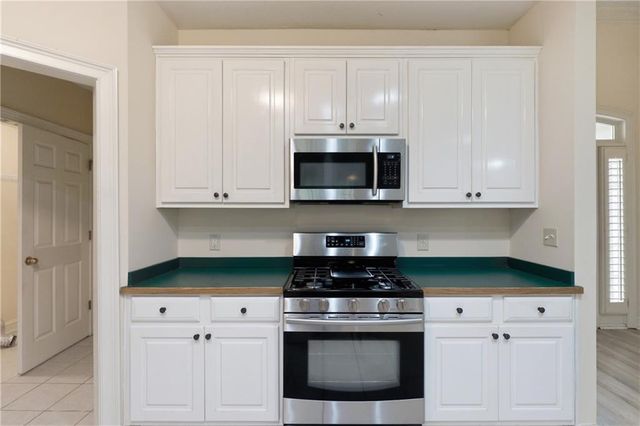 100 Clay Court, Tyrone, GA 30290