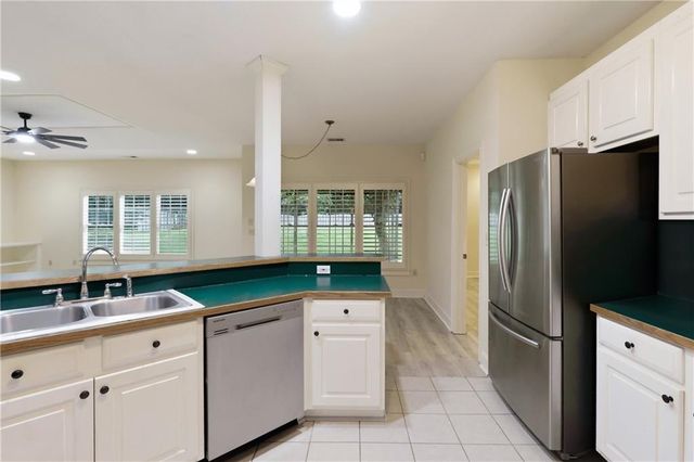 100 Clay Court, Tyrone, GA 30290