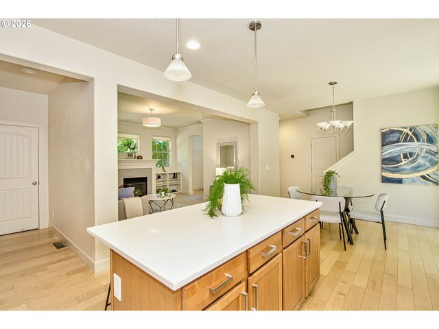 5406 Sw TAYLORS FERRY Rd, Portland, OR 97219