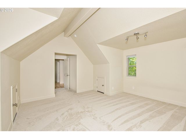 5406 Sw TAYLORS FERRY Rd, Portland, OR 97219