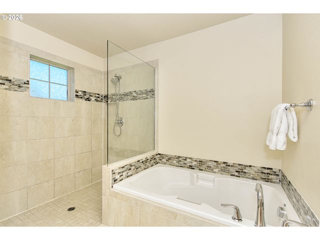 5406 Sw TAYLORS FERRY Rd, Portland, OR 97219
