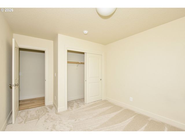 5406 Sw TAYLORS FERRY Rd, Portland, OR 97219