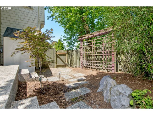 5406 Sw TAYLORS FERRY Rd, Portland, OR 97219