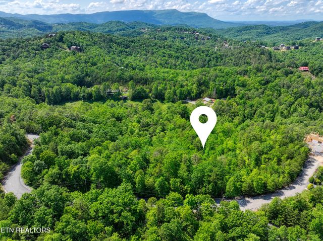 13 Mountain Dreams Way, Sevierville, TN 37876