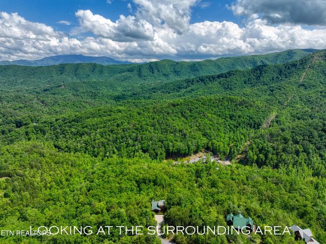 13 Mountain Dreams Way, Sevierville, TN 37876