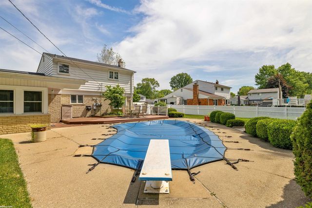 23548 Kim Drive, Clinton Township, MI 48035